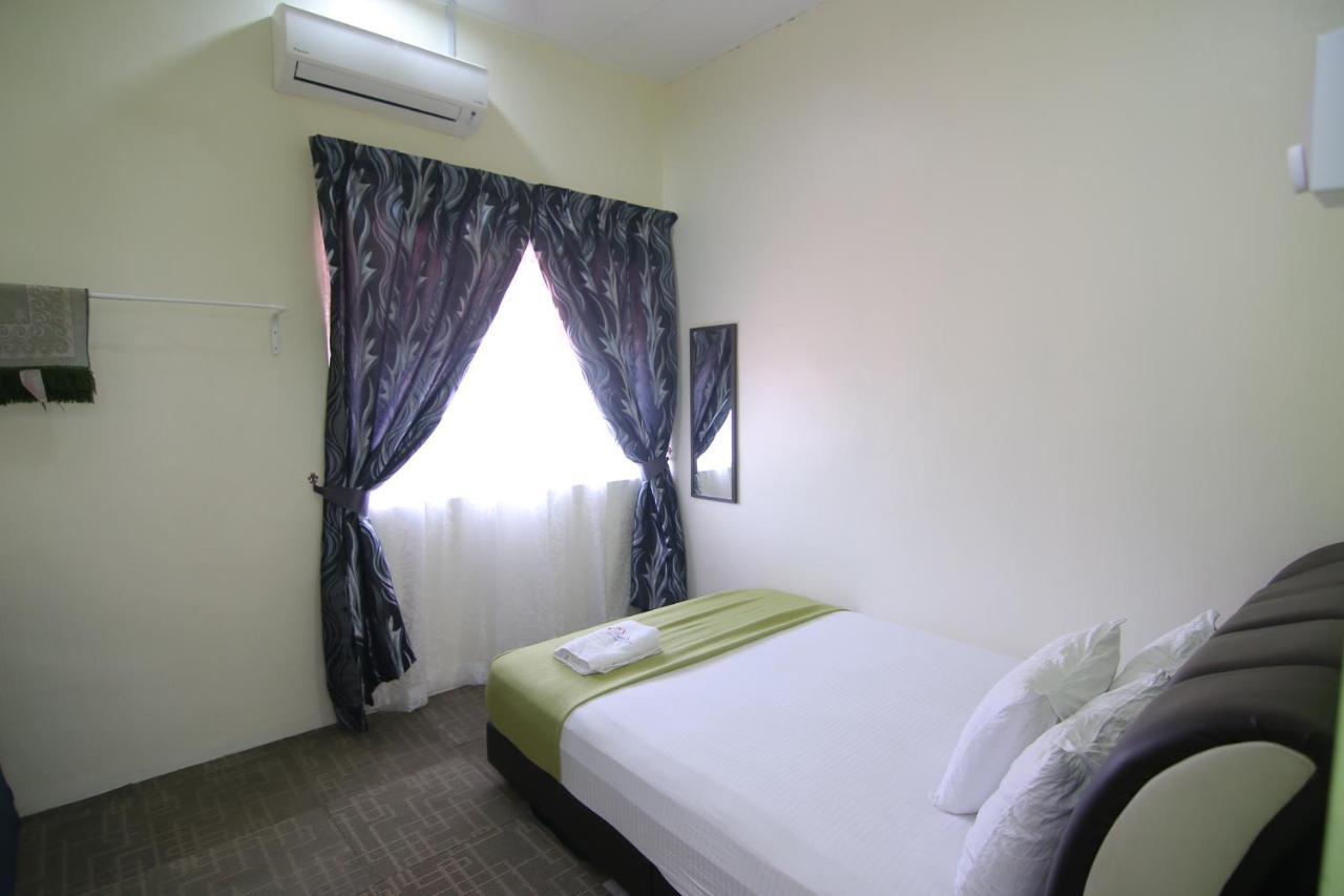 Homestay Hj Esmon 3 Uthm ปาริตราจา ภายนอก รูปภาพ