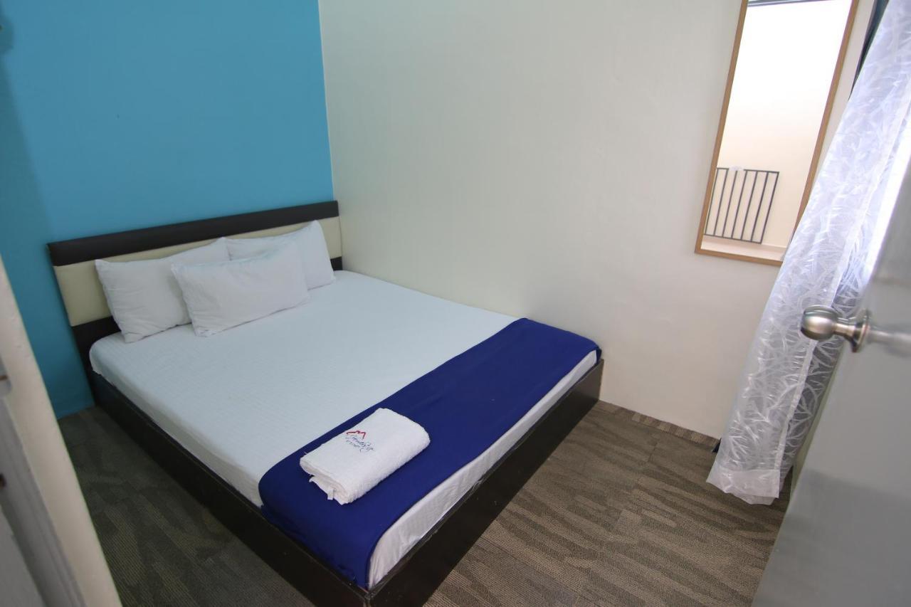 Homestay Hj Esmon 3 Uthm ปาริตราจา ภายนอก รูปภาพ