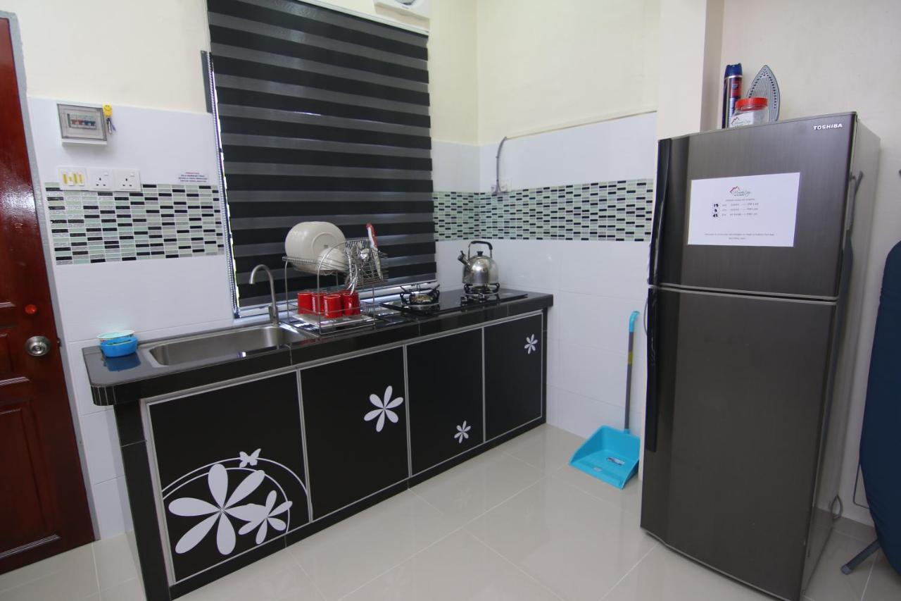 Homestay Hj Esmon 3 Uthm ปาริตราจา ภายนอก รูปภาพ